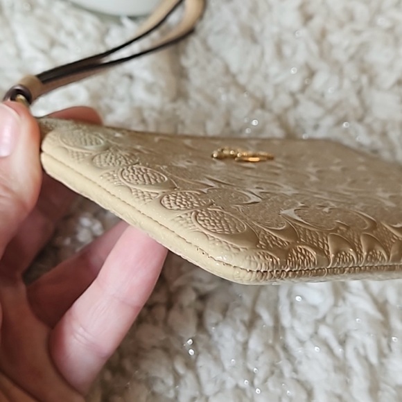 Coach Cream Wristlet Clutch - Picture 4 of 8